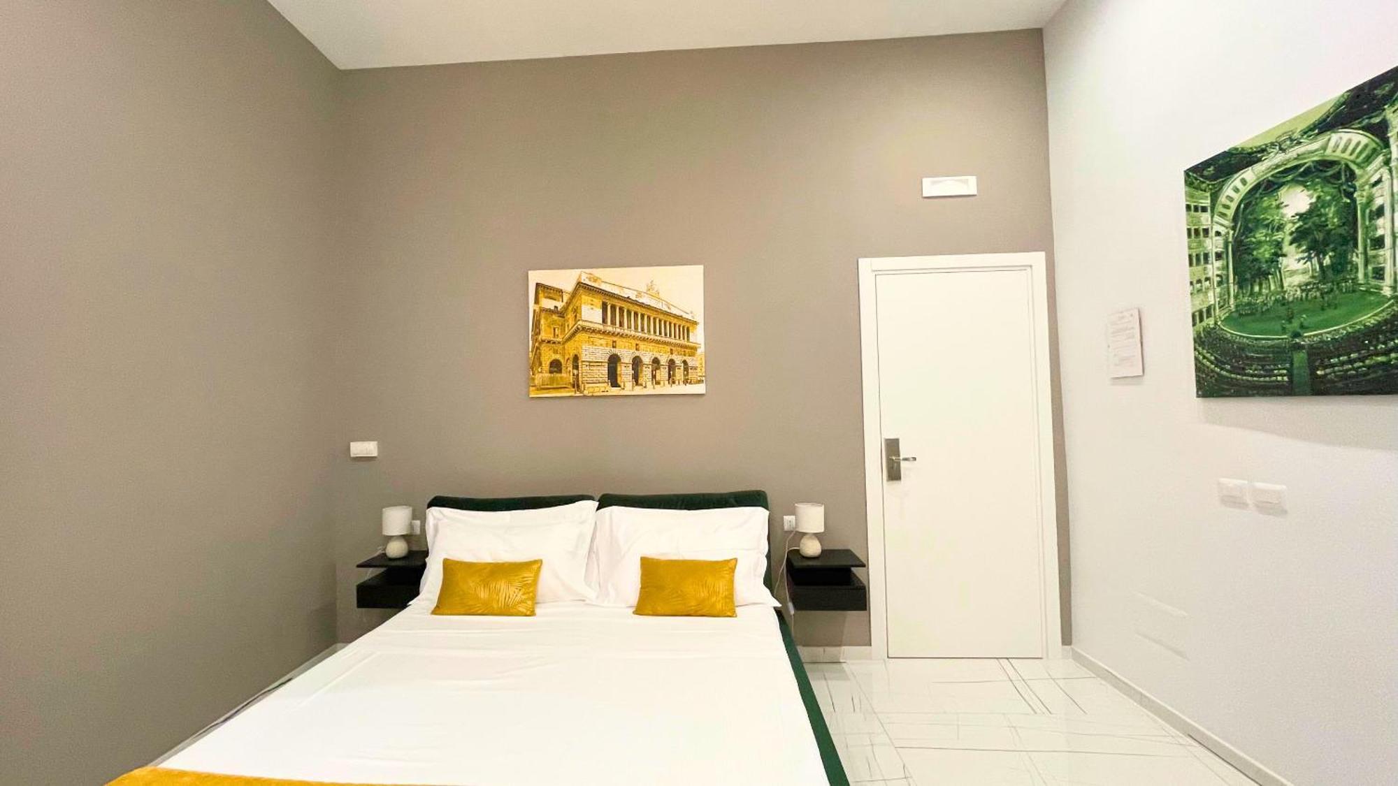 Palazzo Goyze Hotel Naples Room photo